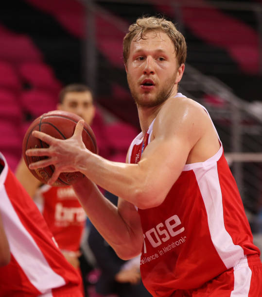 达米安本赛 达米安本赛